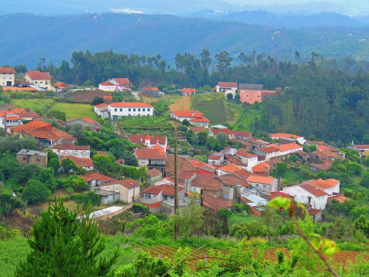 Gasthaus Casa Eira Do Povo 1 Vale de Colmeias Exterior foto